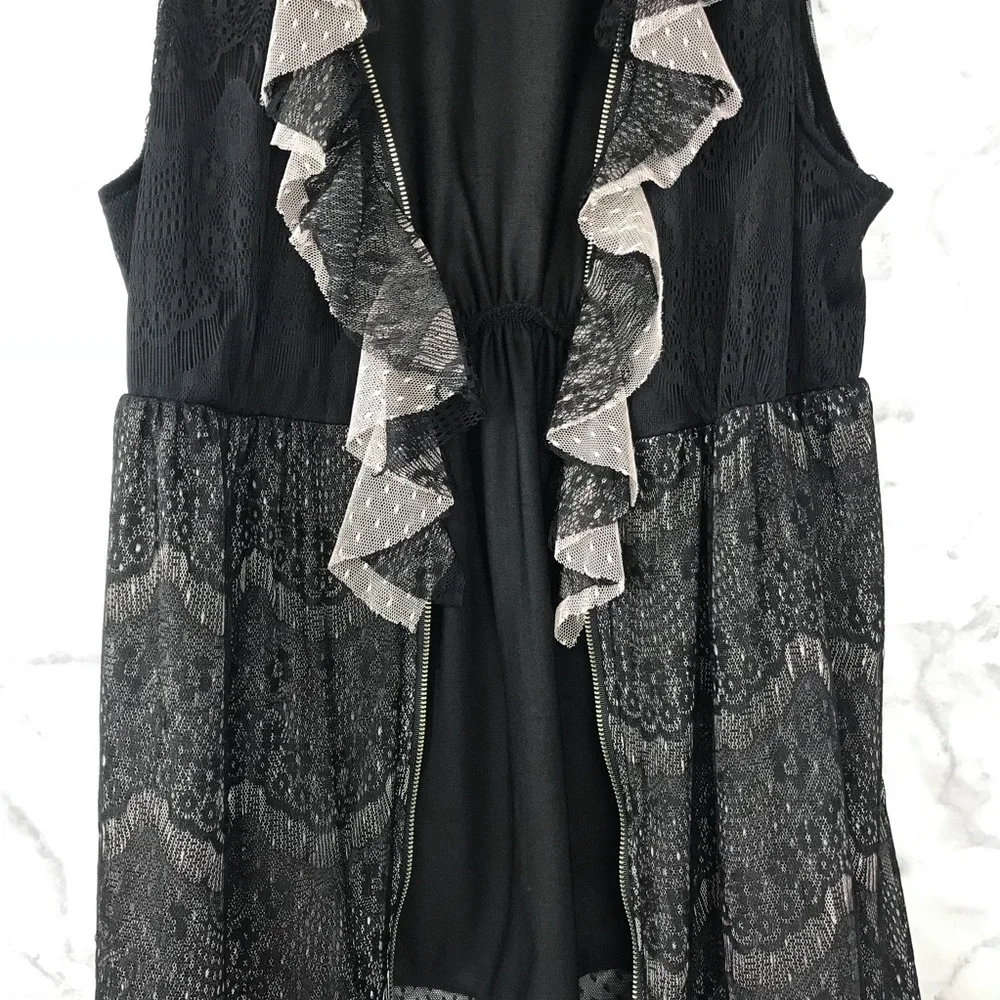 Daytrip Black Lace Ruffle Top Medium - Picture 2 of 8